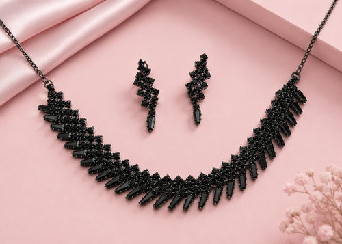 Aishri Black Crystal Necklace Set